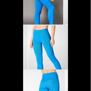 New Fabletics Sculptknit Leggings - size small
